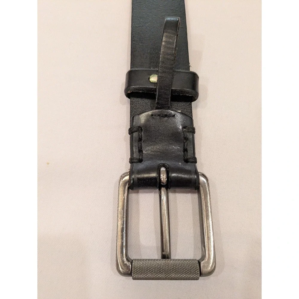 Levi's Belt Men M 34-36 Black Genuine Leather Silver Buckle Classic Workwear